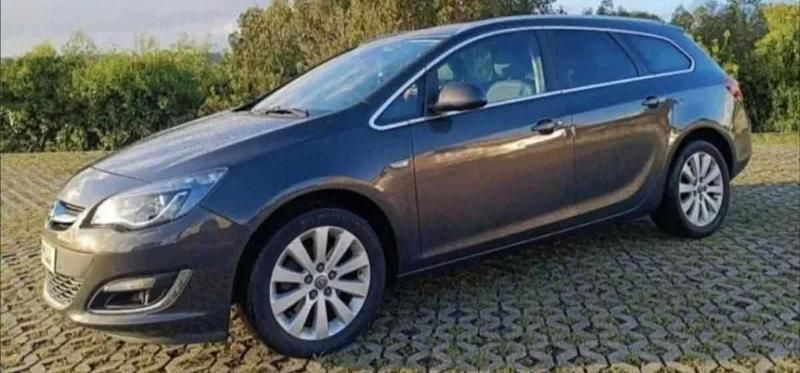 Cinzento Usado 2015 Opel Astra Carrinha | € 7.900 (Preço justo) - Imagem 1/4