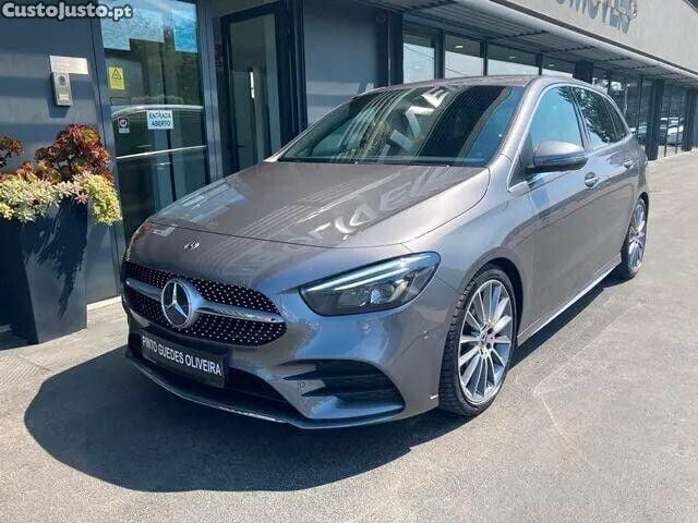 Branco Usado 2019 Mercedes B180 Monovolume | € 27.500 - Imagem 1/1