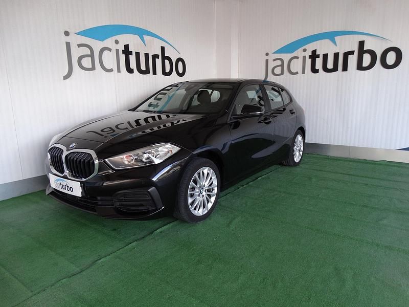 Preto Usado 2022 BMW 116 Advantage Citadino | € 24.500 (Preço justo) - Imagem 1/4