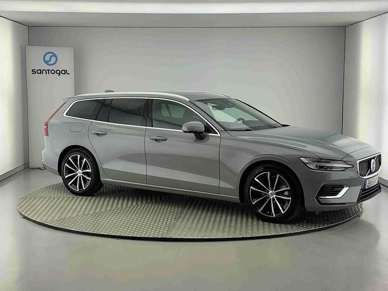 Cinzento Usado 2024 Volvo V60 Carrinha | € 43.490 (Bom preço) - Imagem 1/4