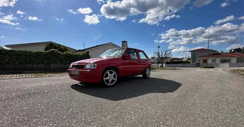 Usado Opel Corsa 72 HP (52 kW) 1992 Vermelho Citadino