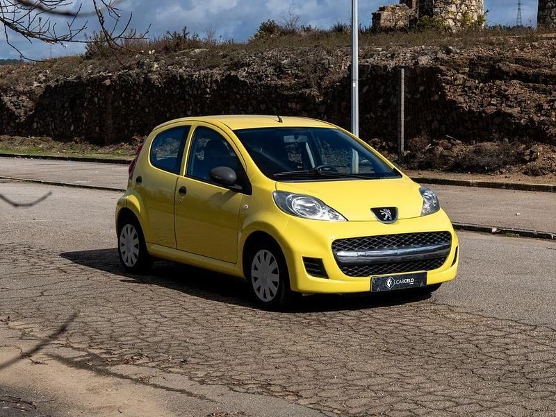 Usado Peugeot 107 Access 68 HP (50 kW) 2012 Amarelo Citadino