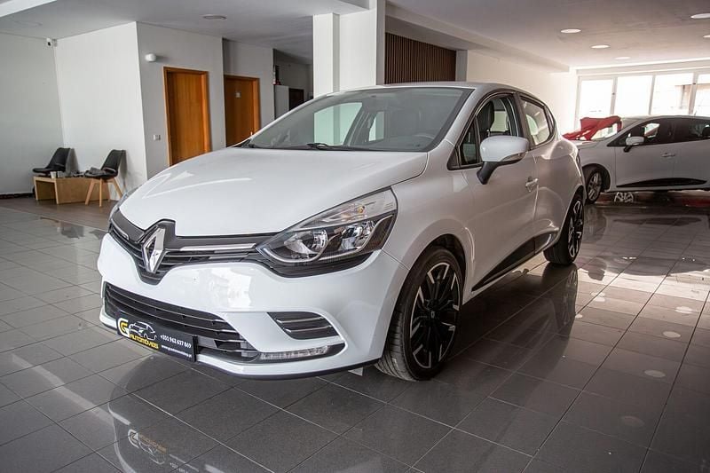 Branco Usado 2019 Renault Clio IV Zen | € 9.400 (Bom preço) - Imagem 1/4