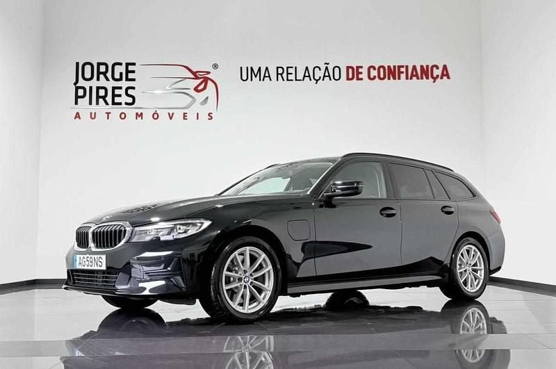 Preto Usado 2021 BMW 330 Sedan | € 28.490 - Imagem 1/4