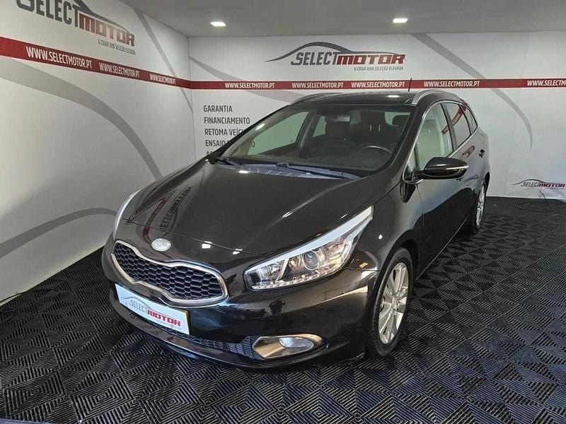 Usado Kia Ceed Sportswagon 90 HP (66 kW) 2013 Preto Carrinha