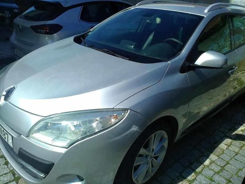 Cinzento Usado 2011 Renault Mégane GrandTour Carrinha | € 7.500 (Preço justo) - Imagem 1/4