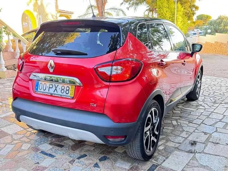 Usado Renault Captur Expression 90 HP (66 kW) 2015 Vermelho SUV