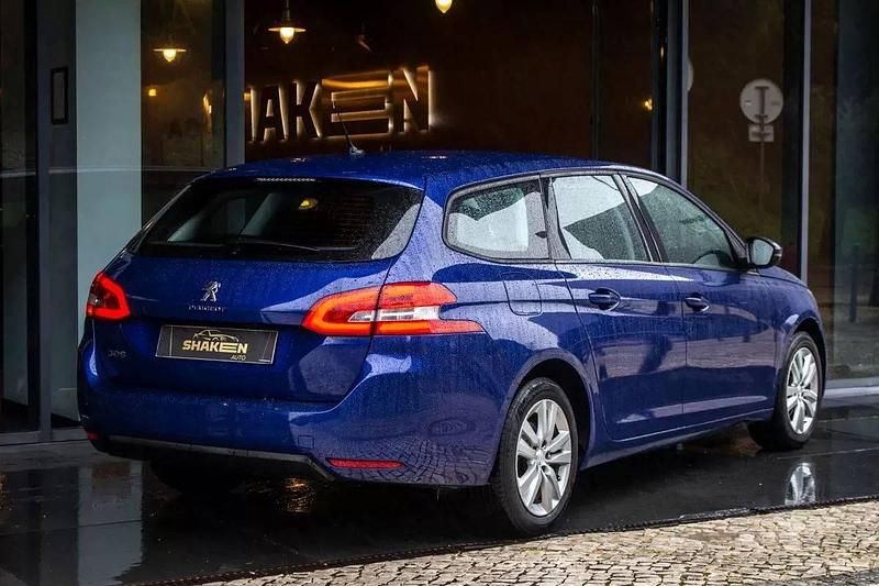 Usado Peugeot 308 SW Active 130 HP (95 kW) 2019 Azul escuro Carrinha