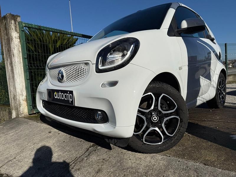 Usado Smart ForTwo Cabrio Passion 71 HP (52 kW) 2017 Branco Cabrios