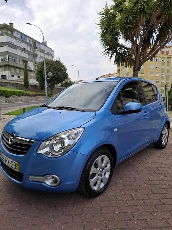 Azul Usado 2009 Opel Agila Coupé | € 3.250 - Imagem 1/4