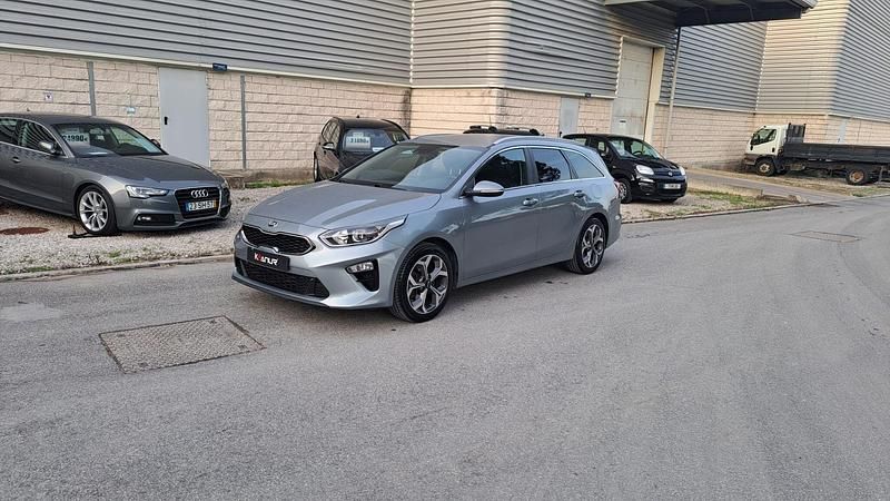 Usado Kia Ceed Sport 120 HP (88 kW) 2018 Cinza Citadino