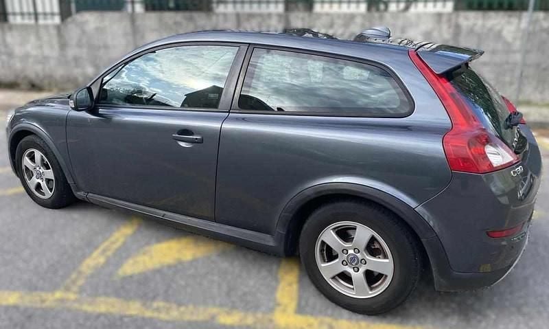 Cinzento Usado 2010 Volvo C30 Citadino | € 7.400 (Preço justo) - Imagem 1/4