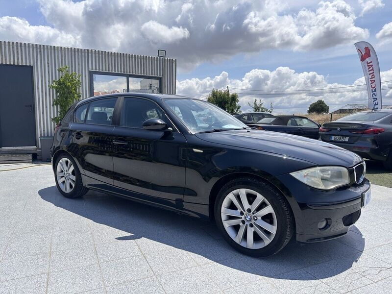 Preto Usado 2006 BMW 120 Citadino | € 7.490 (Preço justo) - Imagem 1/4