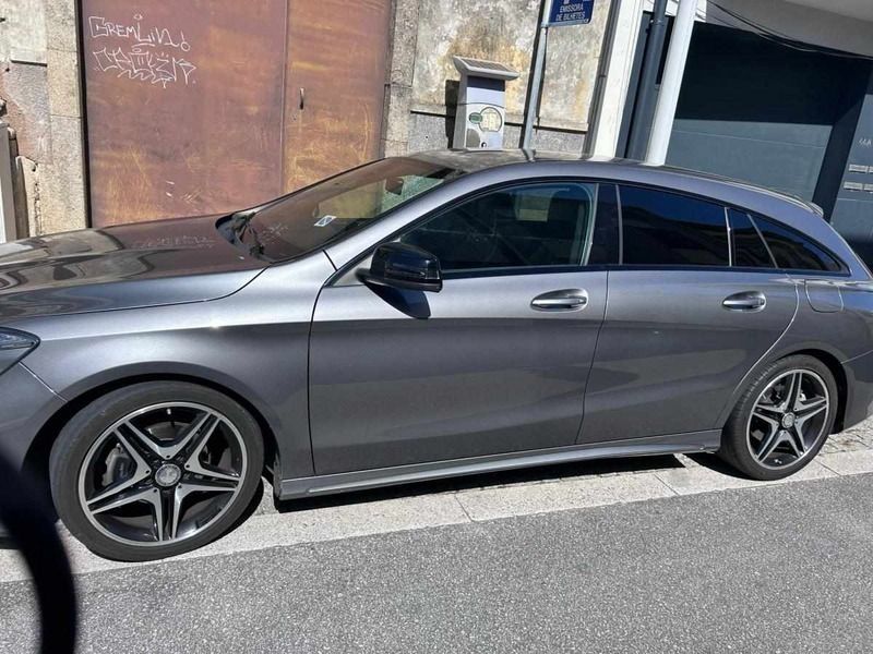 Cinzento Usado 2016 Mercedes CLA180 Sedan | € 19.500 (Preço justo) - Imagem 1/4