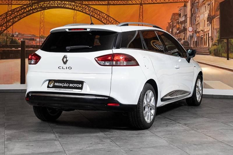 Usado Renault Clio IV 90 HP (66 kW) 2018 Branco Carrinha