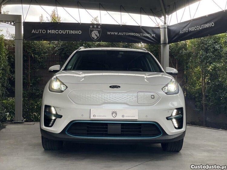 Branco Usado 2021 Kia e-Niro SUV | € 33.500 - Imagem 1/1