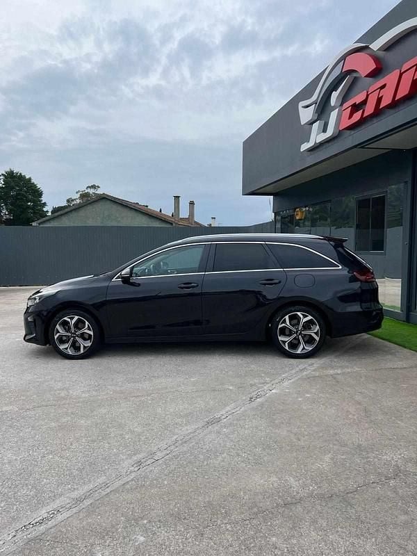 Usado Kia Ceed Sportswagon 120 HP (88 kW) 2019 Preto Carrinha