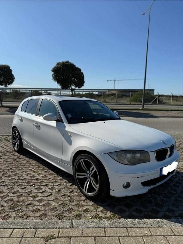 Branco Usado 2005 BMW 118 Citadino | € 6.999 (Bom preço) - Imagem 1/4
