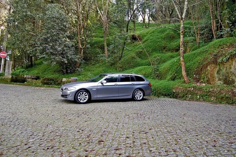 Usado BMW 520 Sport Line 184 HP (135 kW) 2013 Cinza escuro Carrinha