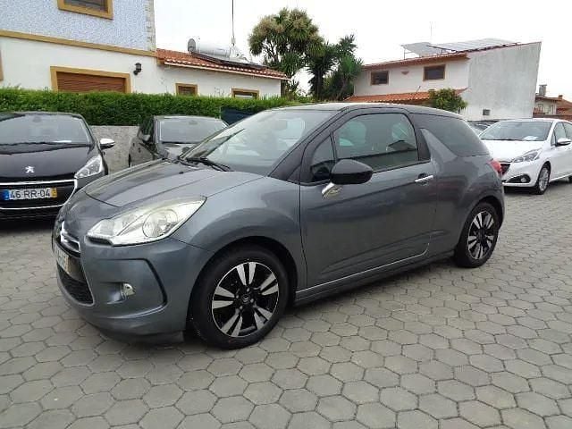 Cinza Usado 2011 DS Automobiles DS3 So Chic Citadino | € 8.900 (Caro) - Imagem 1/1
