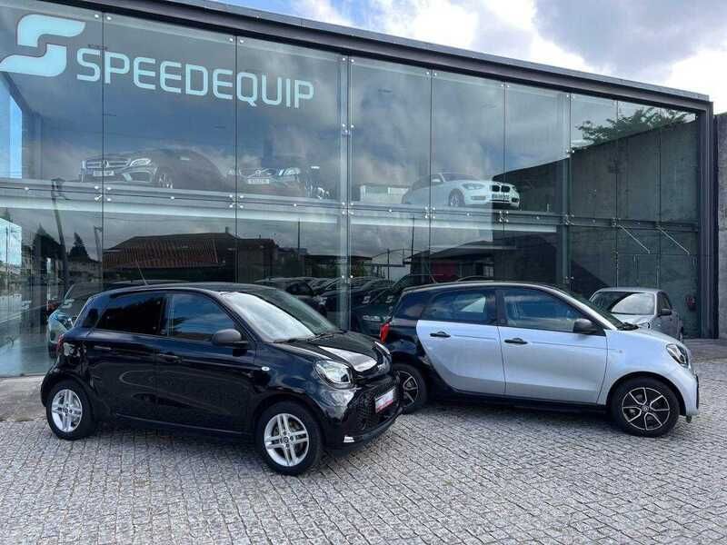 Cinza Usado 2022 Smart ForFour Electric Drive Passion | € 12.750 (Bom preço) - Imagem 1/4