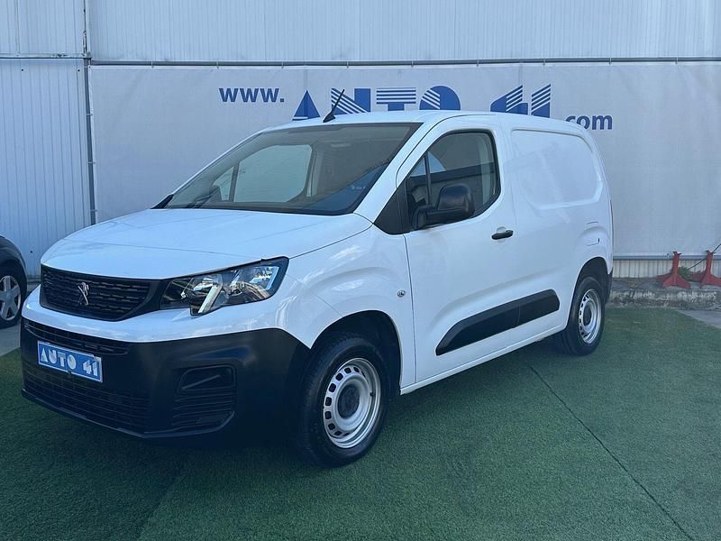 Usado Peugeot Partner 102 HP (75 kW) 2023 Branco Monovolume