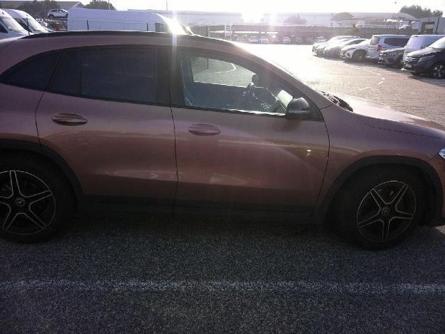 Usado Mercedes GLA200 150 HP (110 kW) 2023 Ainda não definida SUV