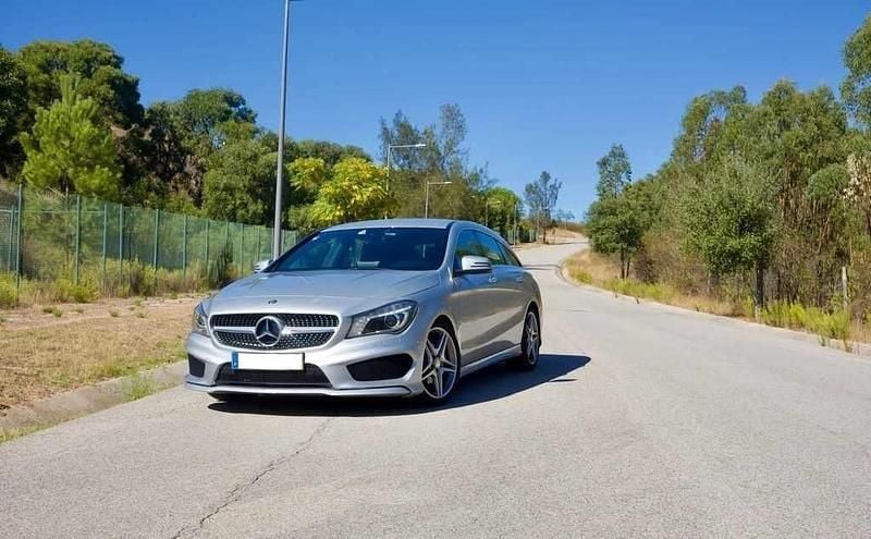 Usado Mercedes CLA200 Shooting Brake 136 HP (100 kW) 2015 Cinzento Carrinha