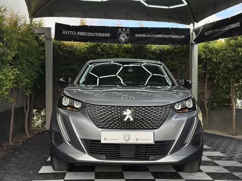 Cinzento Usado 2023 Peugeot e-2008 Active SUV | € 22.500 (Preço justo) - Imagem 1/4