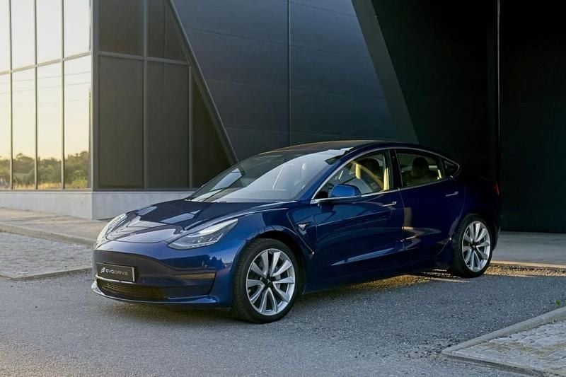 Azul Usado 2020 Tesla Model 3 Long Range Sedan | € 26.500 (Bom preço) - Imagem 1/4