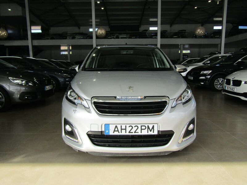 Cinzento Usado 2021 Peugeot 108 Style Citadino | € 11.000 (Preço justo) - Imagem 1/4