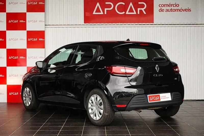 Usado Renault Clio IV Zen 90 HP (66 kW) 2017 Preto