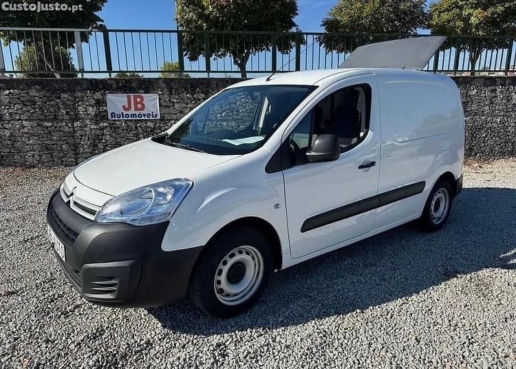 Branco Usado 2016 Citroën Berlingo Monovolume | € 11.850 (Preço justo) - Imagem 1/1