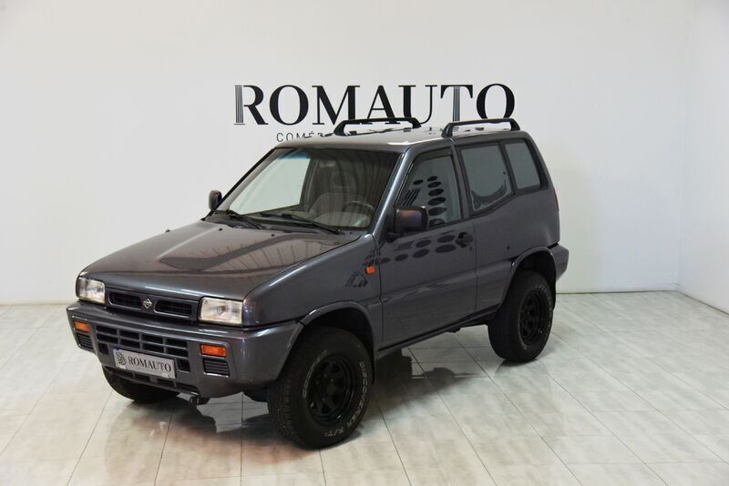 Cinzento Usado 1995 Nissan Terrano SE SUV | € 10.800 - Imagem 1/4