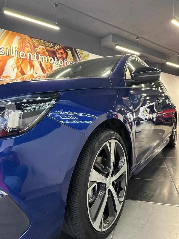 Usado Peugeot 308 SW 130 HP (95 kW) 2018 Azul Carrinha