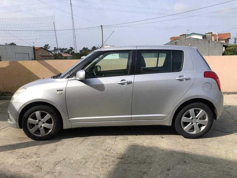 Usado Suzuki Swift 75 HP (55 kW) 2008 Citadino
