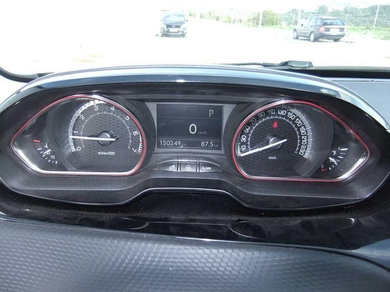 Usado Peugeot 2008 GT-line 120 HP (88 kW) 2017 SUV