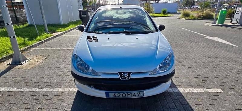 Usado Peugeot 206 68 HP (50 kW) 2006 Branco Citadino