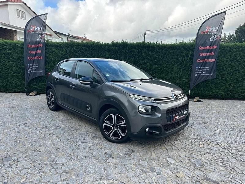 Cinza Usado 2019 Citroën C3 PureTech Citadino | € 10.199 (Preço justo) - Imagem 1/4