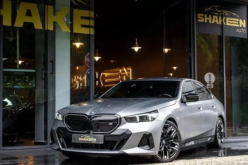 Usado BMW i5 442 kW (601 HP) 2023 Cinza antracite Coupé