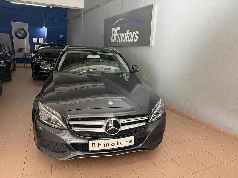 Cinzento Usado 2014 Mercedes C220 | € 19.990 (Preço justo) - Imagem 1/4