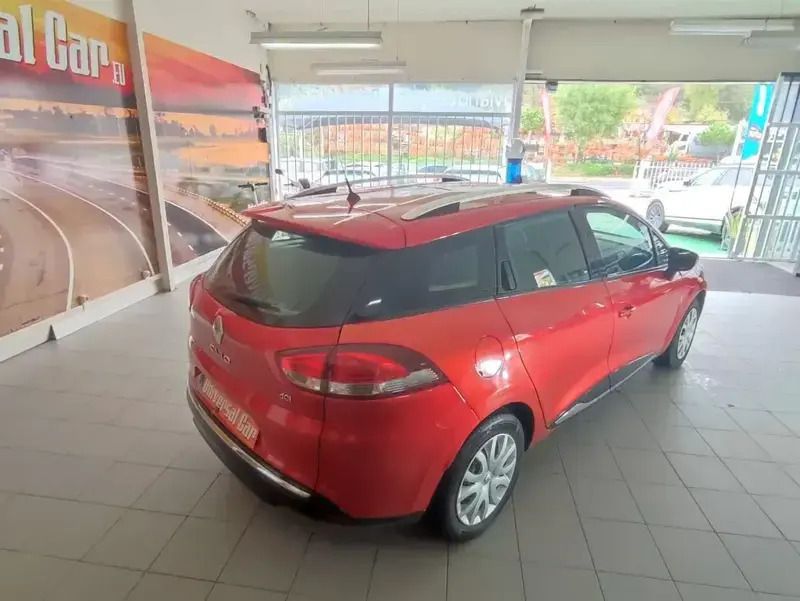Usado Renault Clio GrandTour 90 HP (66 kW) 2014 Vermelho Carrinha