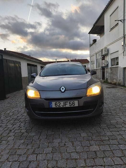 Usado 2010 Renault Mégane III Sedan | € 6.750 (Preço justo) - Imagem 1/4