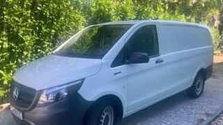 Branco Usado 2021 Mercedes Vito Van | € 25.500 - Imagem 1/4