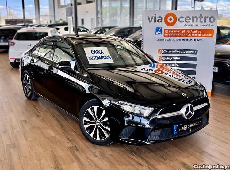 Preto Usado 2021 Mercedes A180 Citadino | € 25.750 (Bom preço) - Imagem 1/1
