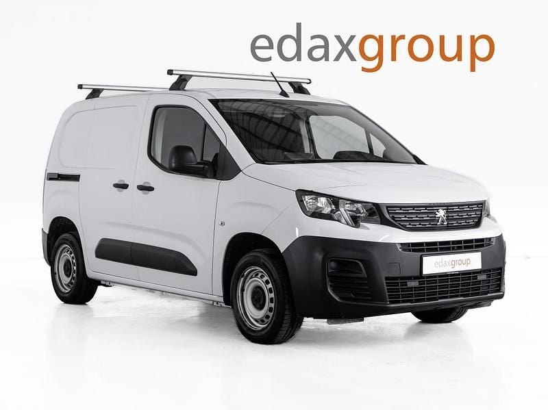 Branco Usado 2023 Peugeot Partner Monovolume | € 16.990 (Preço justo) - Imagem 1/4