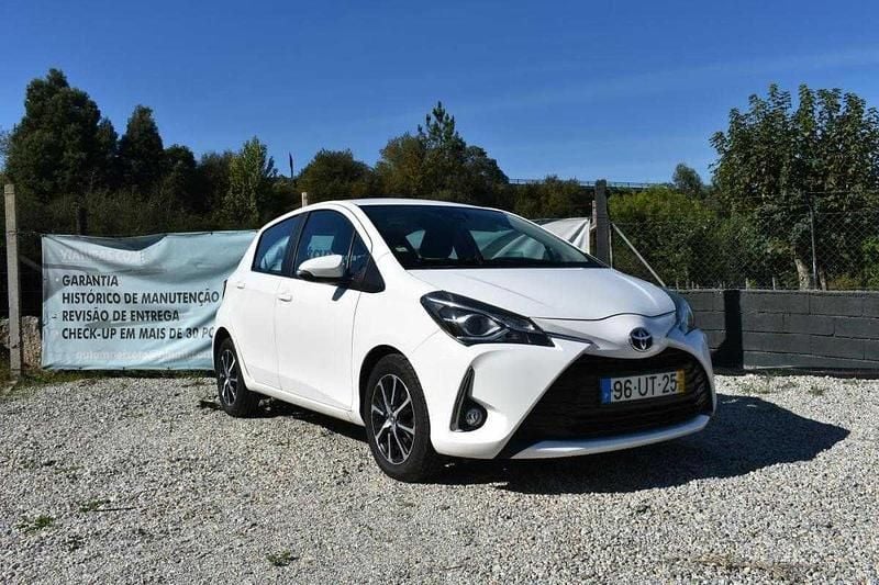 Usado Toyota Yaris Comfort 90 HP (66 kW) 2018 Branco