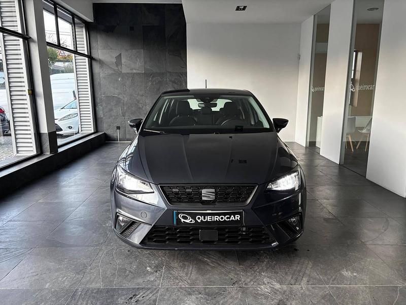 Cinzento Usado 2023 Seat Ibiza | € 14.950 (Preço justo) - Imagem 1/4