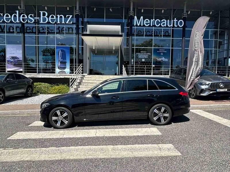 Usado Mercedes 220 200 HP (147 kW) 2024 Preto