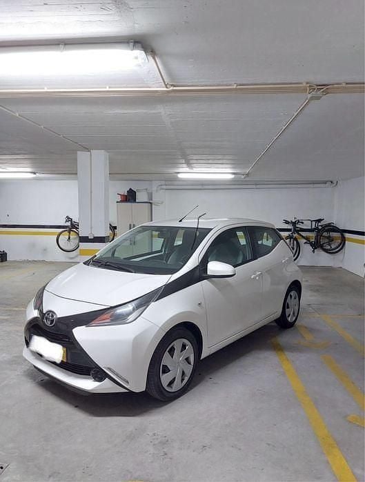 Usado 2016 Toyota Aygo X-play Citadino | € 8.350 (Super Preço) - Imagem 1/4
